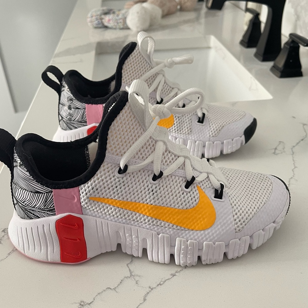 Womens Nike free metcon 3